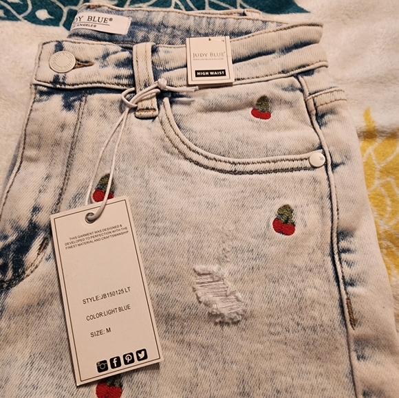Judy Blue High Rise Short with strawberries on them - Picture 2 of 4